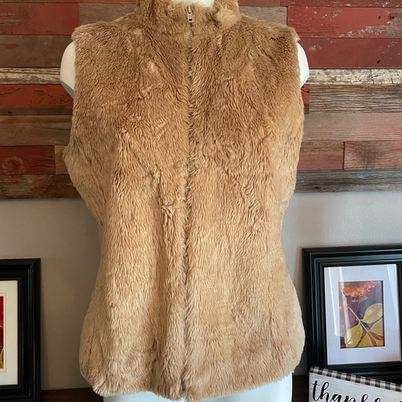 Mossimo faux fur vest - Picture 3 of 7